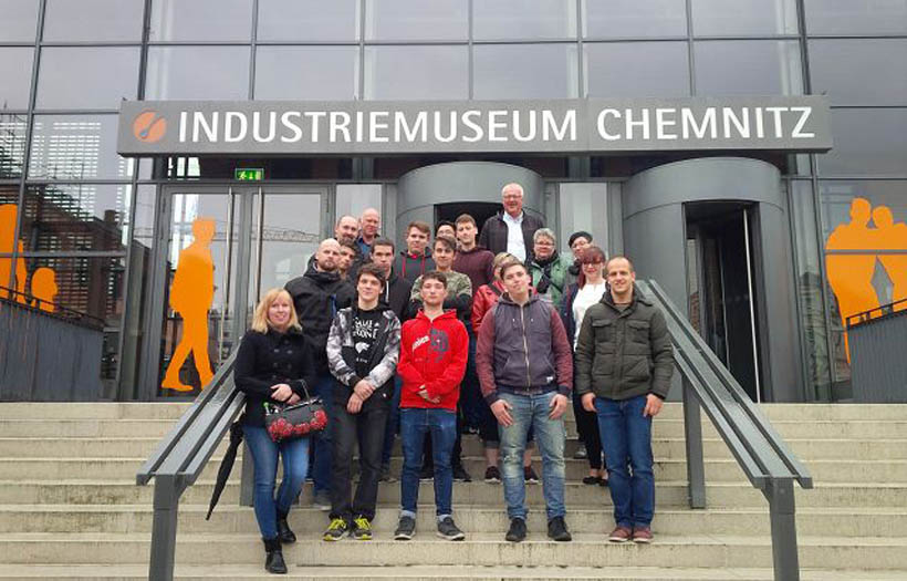Für das erste Schülertreffen des grenzüberschreitenden Projektes "Industrie 4.0" besuchten Schüler aus Tschechien ihre deutschen Projektpartner in Chemnitz. Foto: DPFA Chemnitz